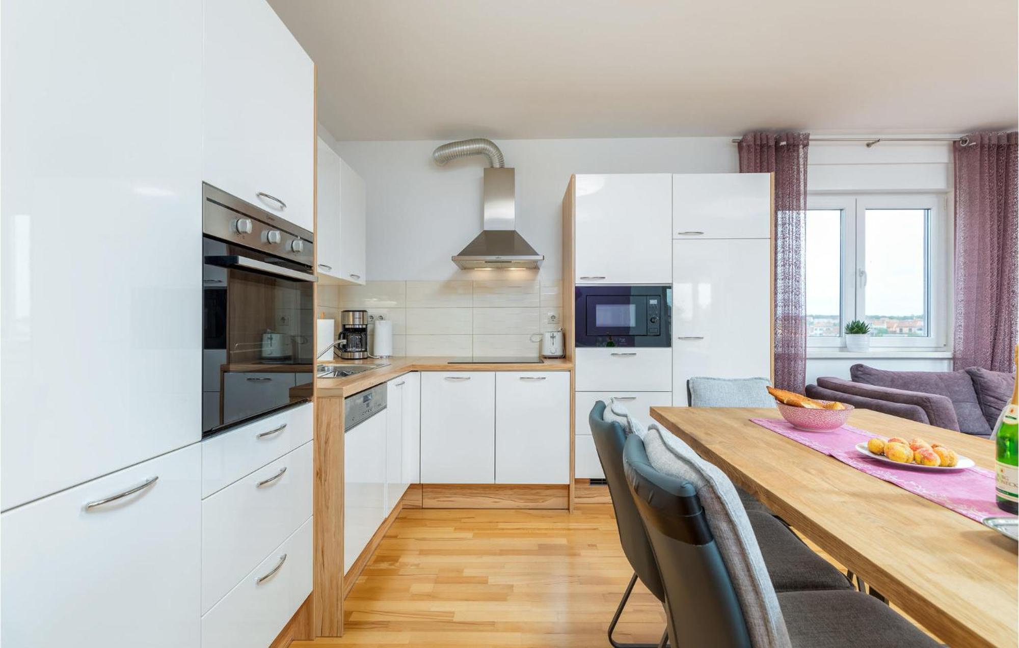 Lovely Apartment In Valbandon With Kitchen Fažana Exterior foto
