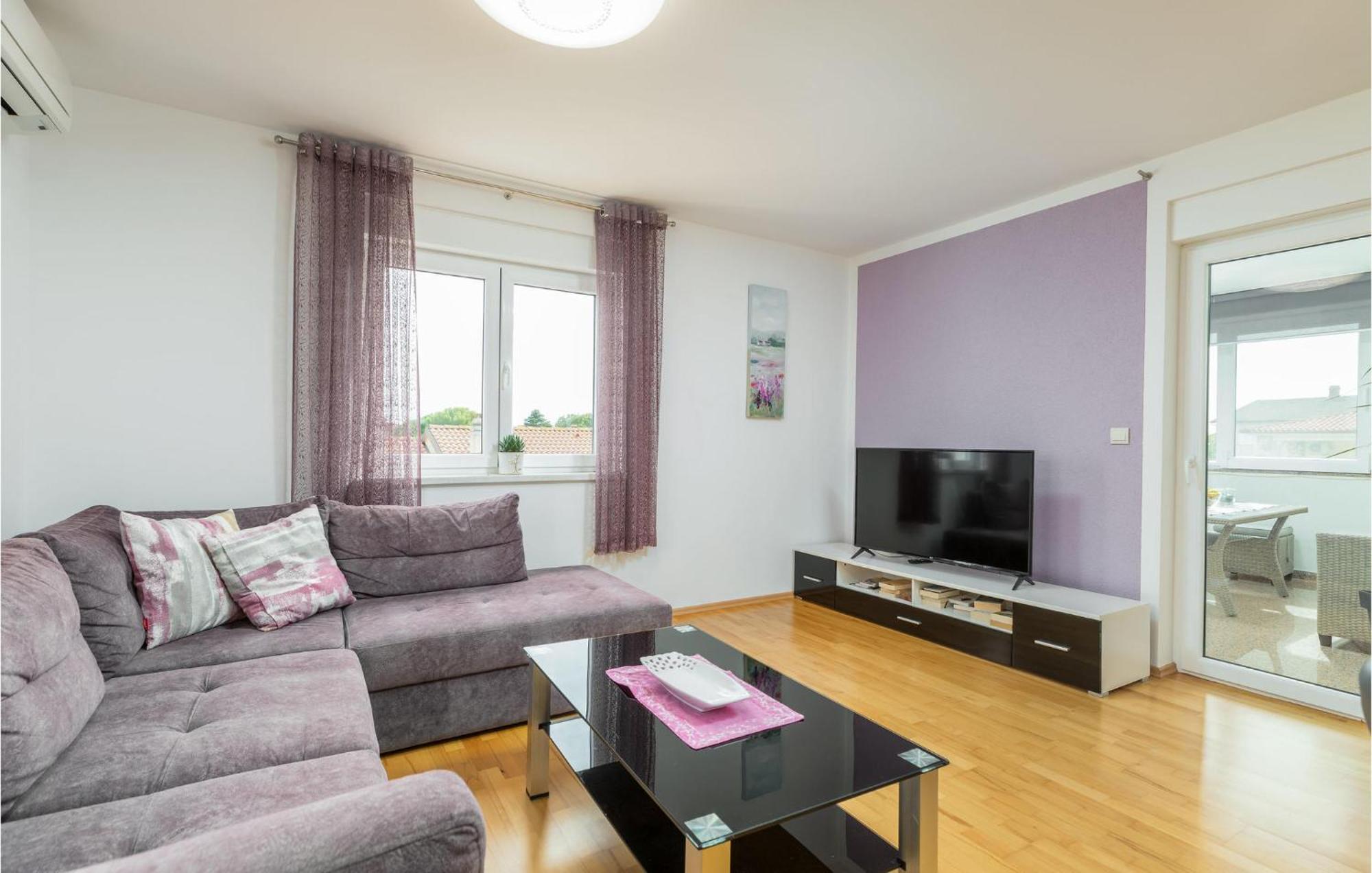 Lovely Apartment In Valbandon With Kitchen Fažana Exterior foto