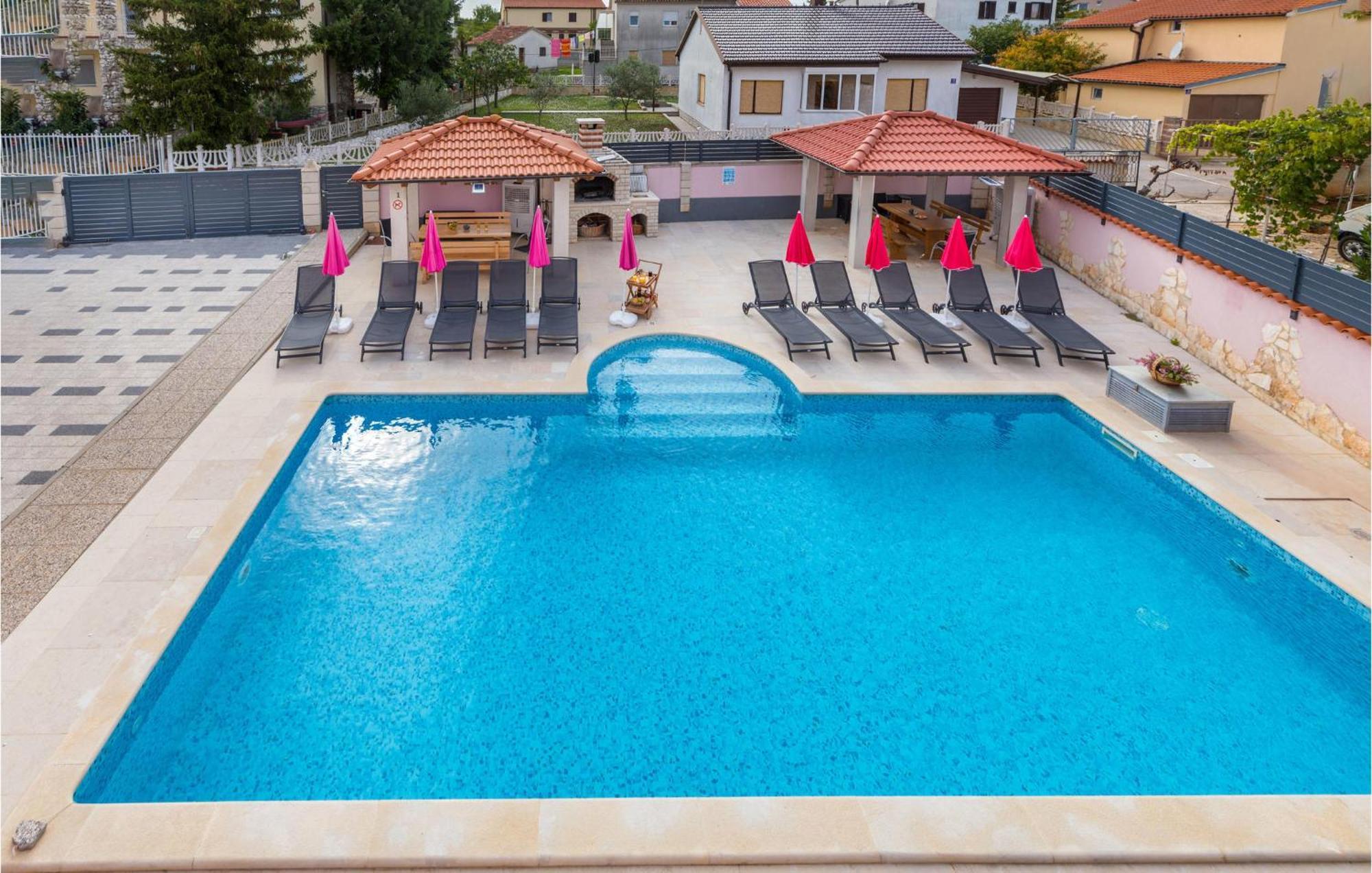 Lovely Apartment In Valbandon With Kitchen Fažana Exterior foto